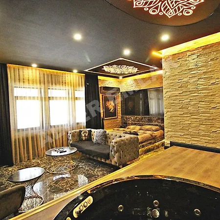 Black House 2* Ankara