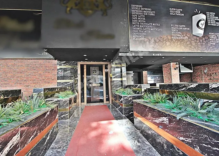 Aparthotel Black House