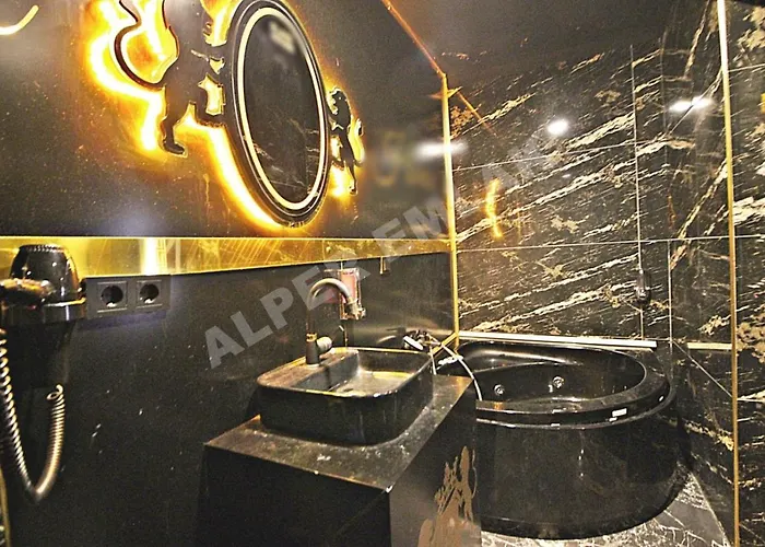 Black House Aparthotel