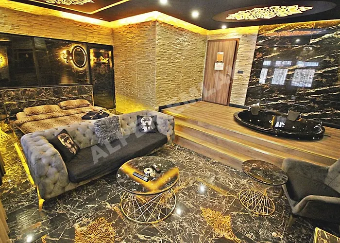 Aparthotel Black House