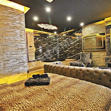 Black House 2*