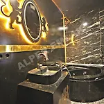Black House Апарт-отель