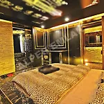 Black House Апарт-отель 2*