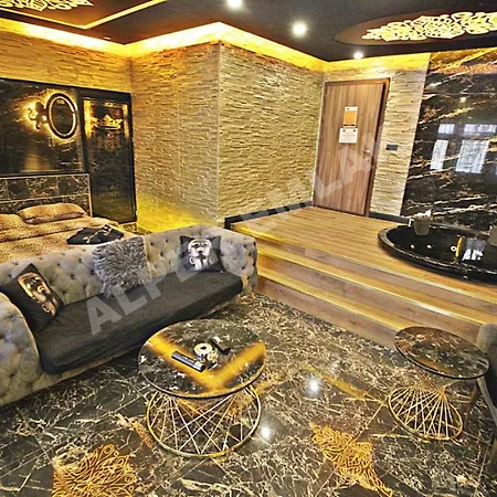 Hotel apartamentowy Black House